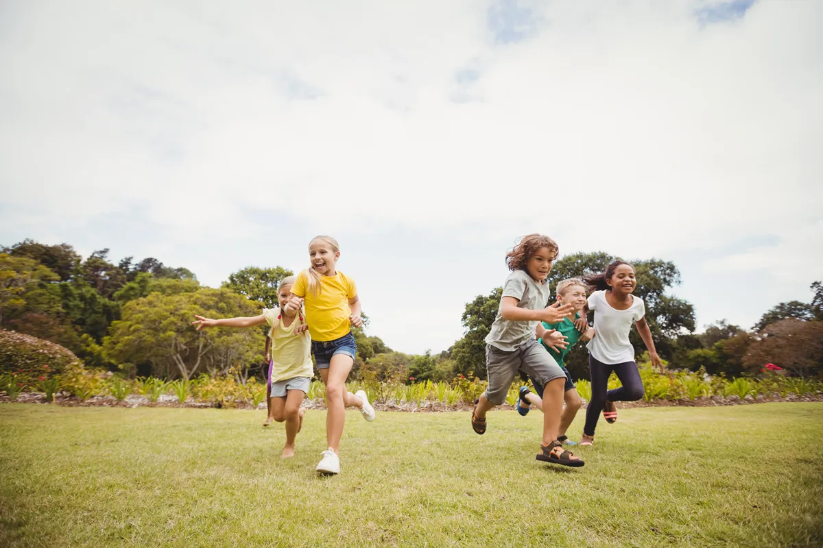 Peerwave-smiling-children-running (1)
